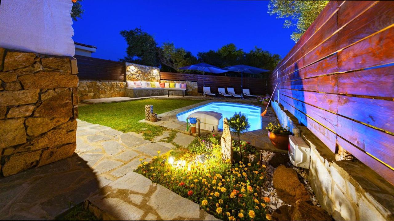 Salonikiou Beach Apartments & Villas Ájos Nikólaos Eksteriør bilde