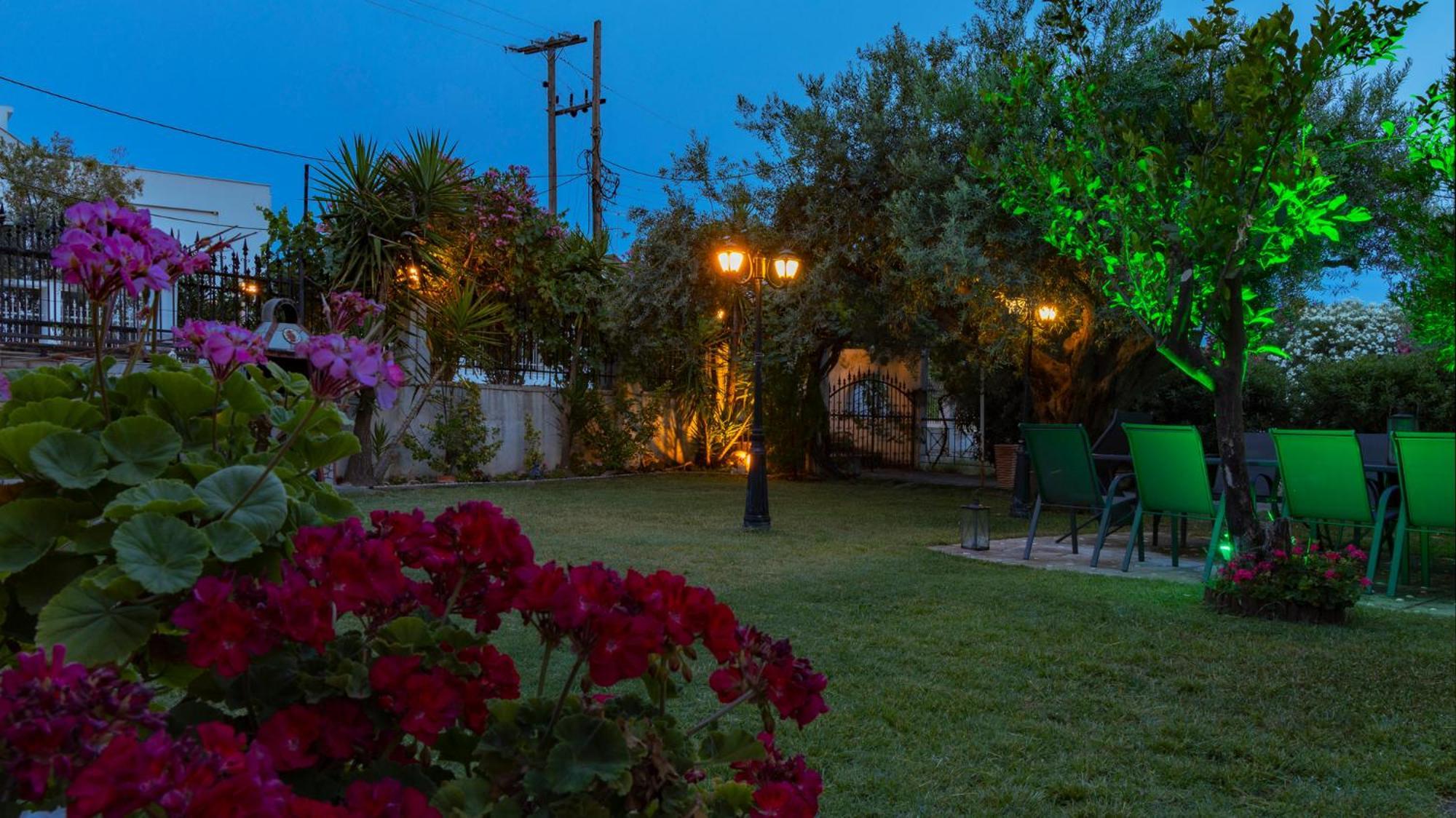 Salonikiou Beach Apartments & Villas Ájos Nikólaos Eksteriør bilde