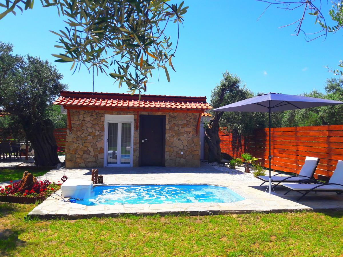 Salonikiou Beach Apartments & Villas Ájos Nikólaos Eksteriør bilde