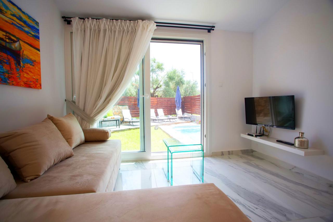 Salonikiou Beach Apartments & Villas Ájos Nikólaos Eksteriør bilde