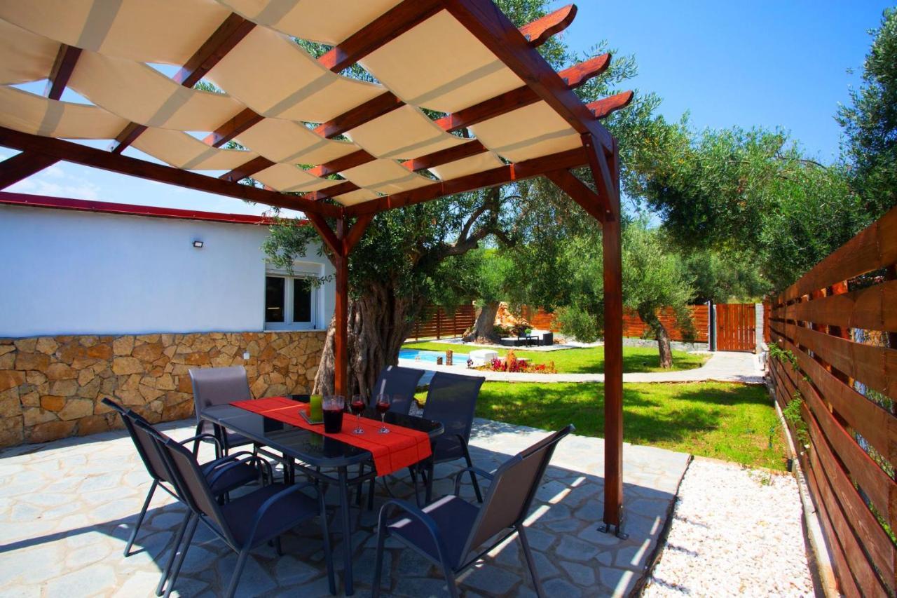 Salonikiou Beach Apartments & Villas Ájos Nikólaos Eksteriør bilde